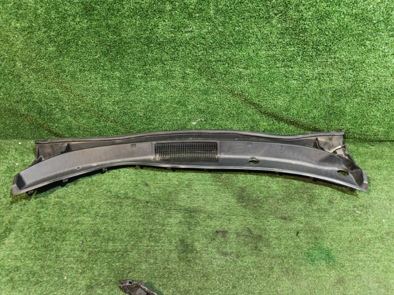 Решетка под дворники TOYOTA NOAH ZRR75 3ZR-FE 2008 (б/у)