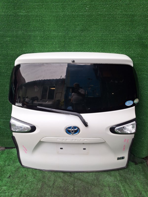 Дверь 5-я TOYOTA SIENTA NHP170 1NZ-FXE 2015 (б/у)
