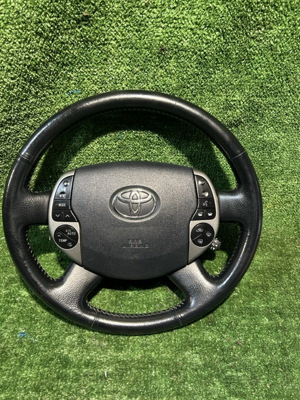 Руль TOYOTA PRIUS NHW20 1NZ-FXE 2005 (б/у)