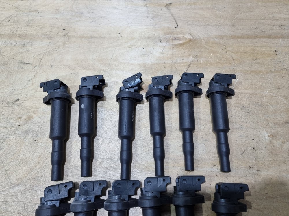 Катушка зажигания BMW 7 F01 N63B44B Катушка зажигания BMW 7 F01 N63B44B