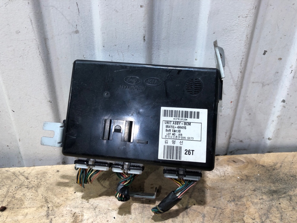 Блок бортовой цепи Hyundai starex/H1 starex 954104H415 контрактная