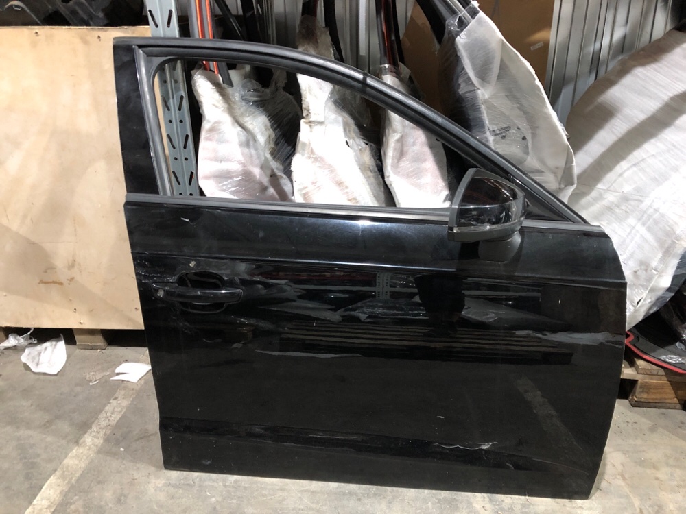 Запчасть дверь передняя правая Audi a3 8v 8V5831052D контрактная Дверь передняя правая Audi a3 8v 8V5831052D контрактная
