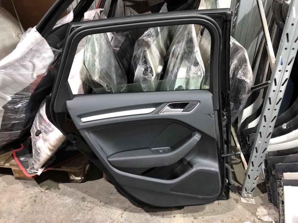 Дверь задняя левая Audi a3 8v