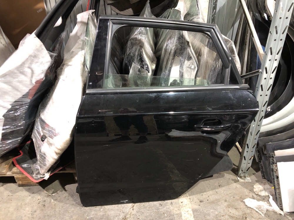 Дверь задняя левая Audi a3 8v 8V4833051B контрактная