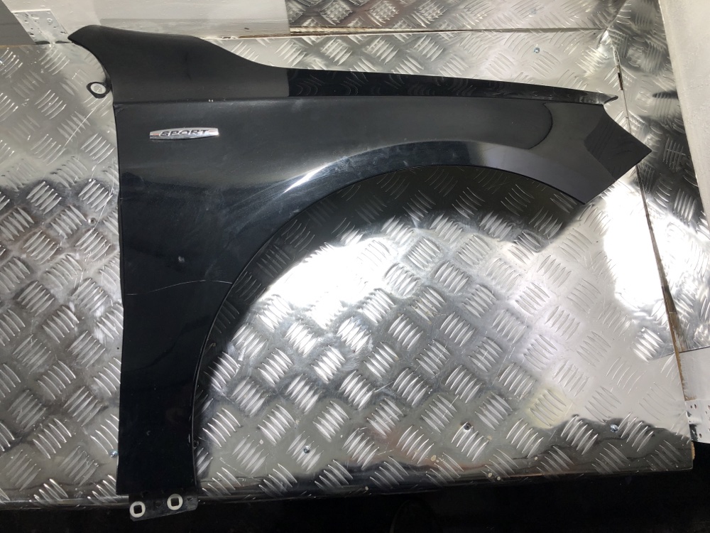 Крыло переднее правое Mercedes-benz A-class w176 A1768890100 контрактная