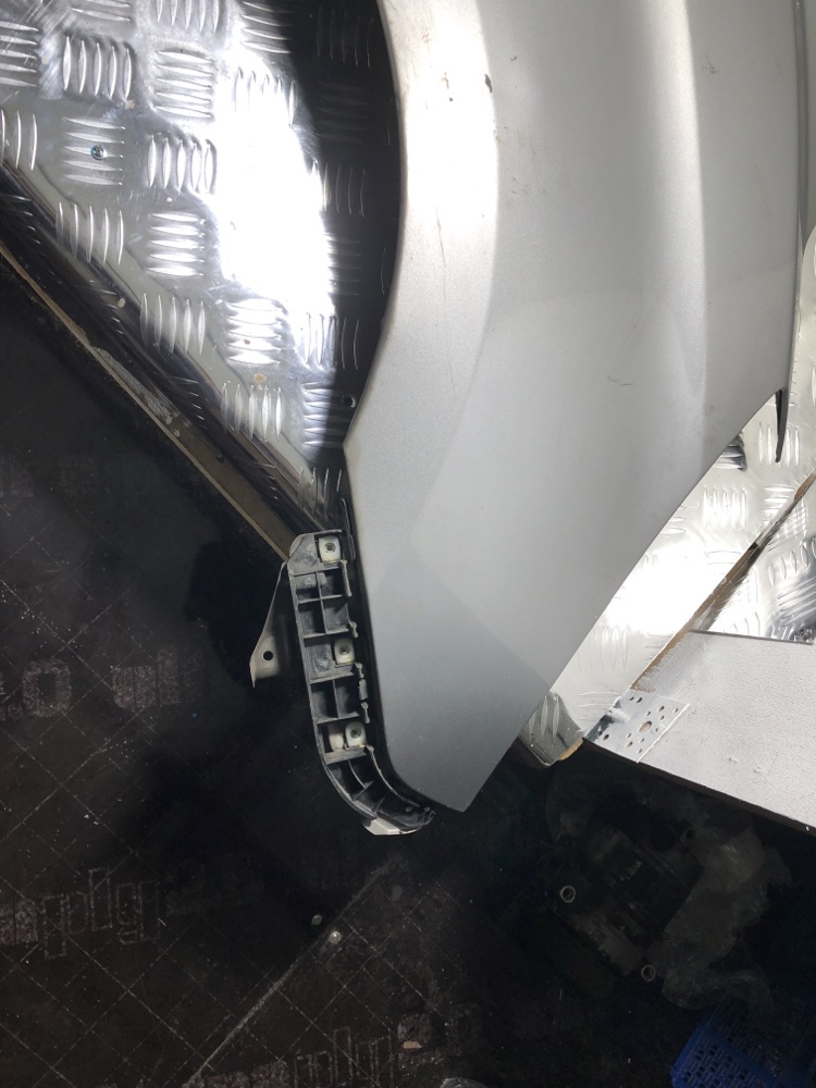Крыло переднее правое hyundai h1