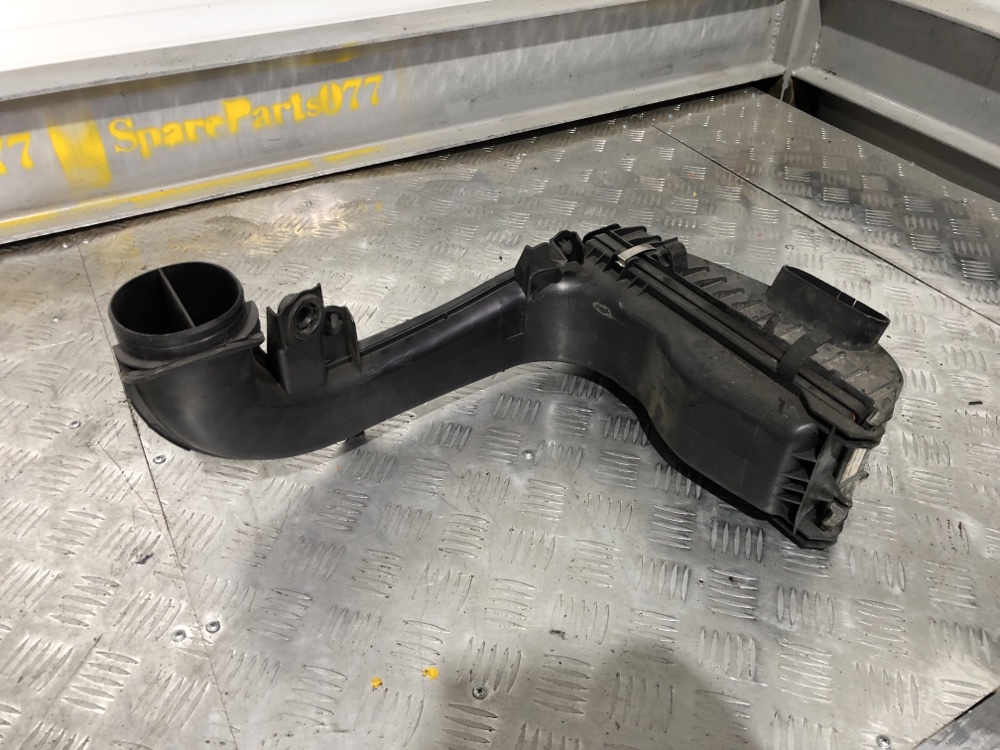 Корпус воздушного фильтра BMW X5 F15 N57D30