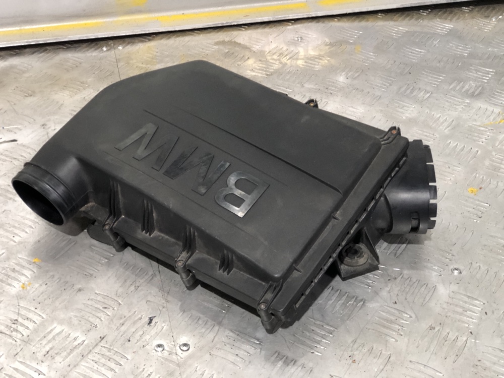 Корпус воздушного фильтра bmw 5 F10 N55B30A Корпус воздушного фильтра bmw 5 F10 N55B30A