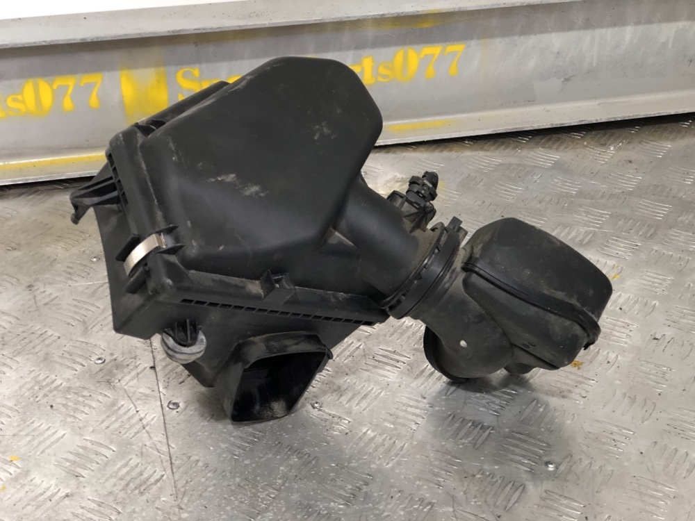 Корпус воздушного фильтра BMW 3 F30 lci рестайлинг B48B20 8501577 контрактная