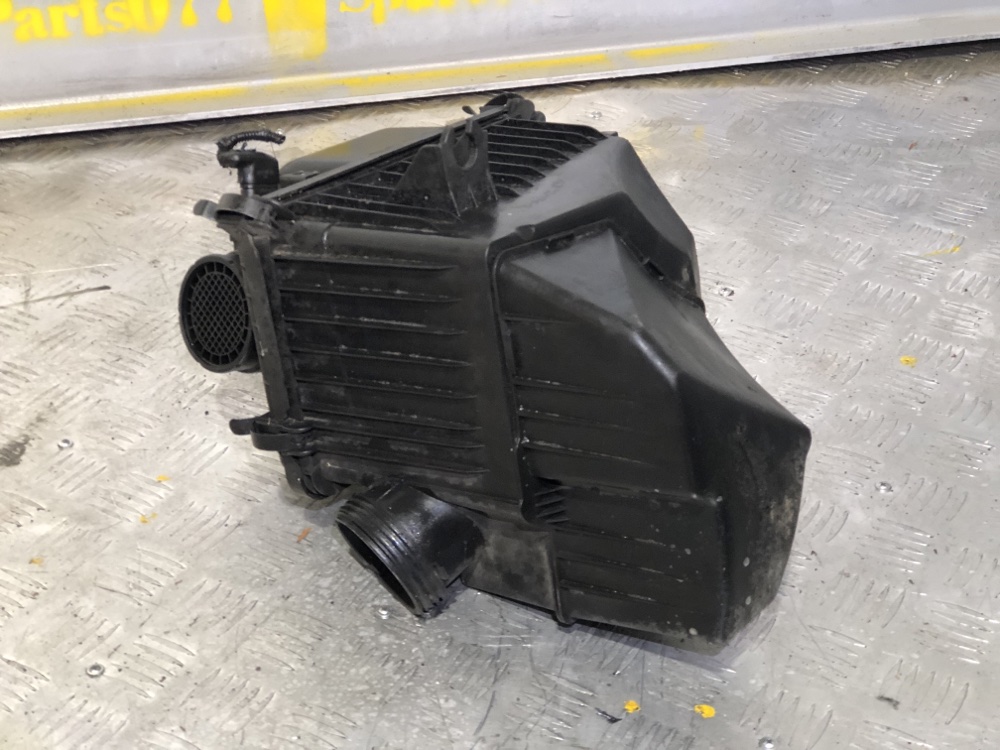 Корпус воздушного фильтра hyundai h1 h1 d4cb