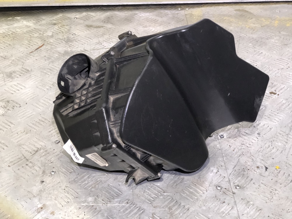 Корпус воздушного фильтра BMW 5 F10 N53B30A 13 71 7 590 593 контрактная