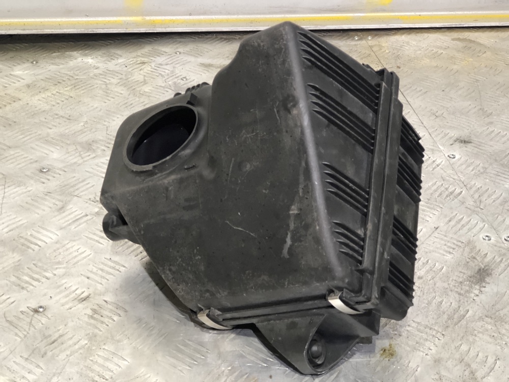 Корпус воздушного фильтра bmw X3 F25 N52B30A