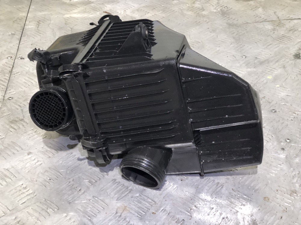 Корпус воздушного фильтра Hyundai h1 h1 d4cb 28110 4H000 контрактная