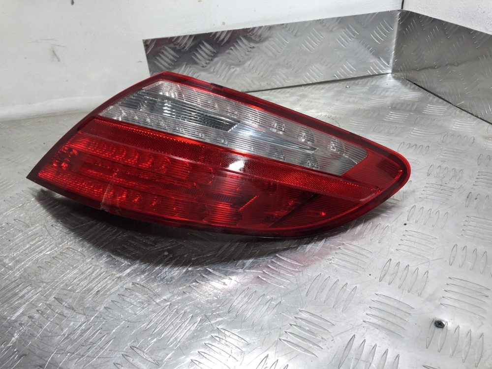 Фонарь задний правый slk r172