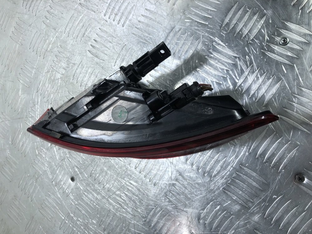 Фонарь задний правый a3 8v