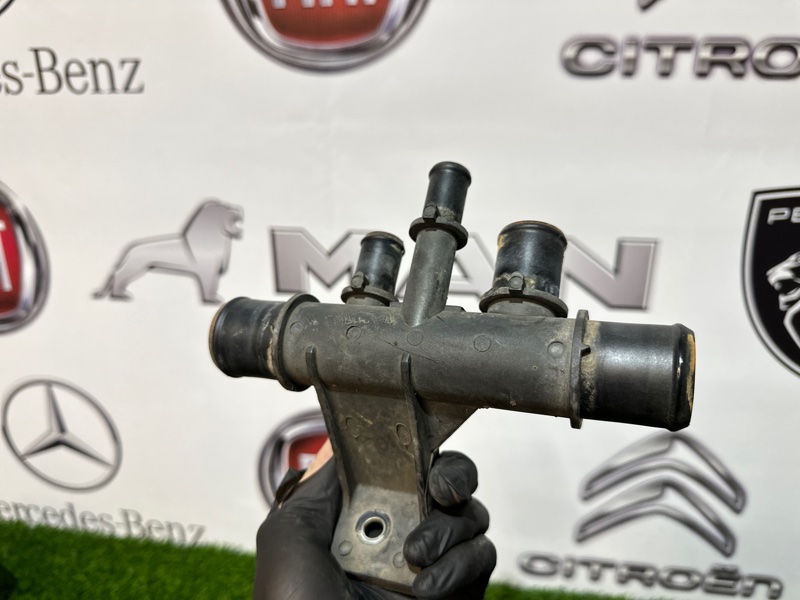 Тройник системы охлаждения boxer 2006-2023 250 2.2 HDI.