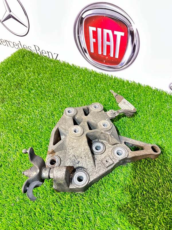 Кронштейн мкпп jumper 2015 290 2.2 HDI.