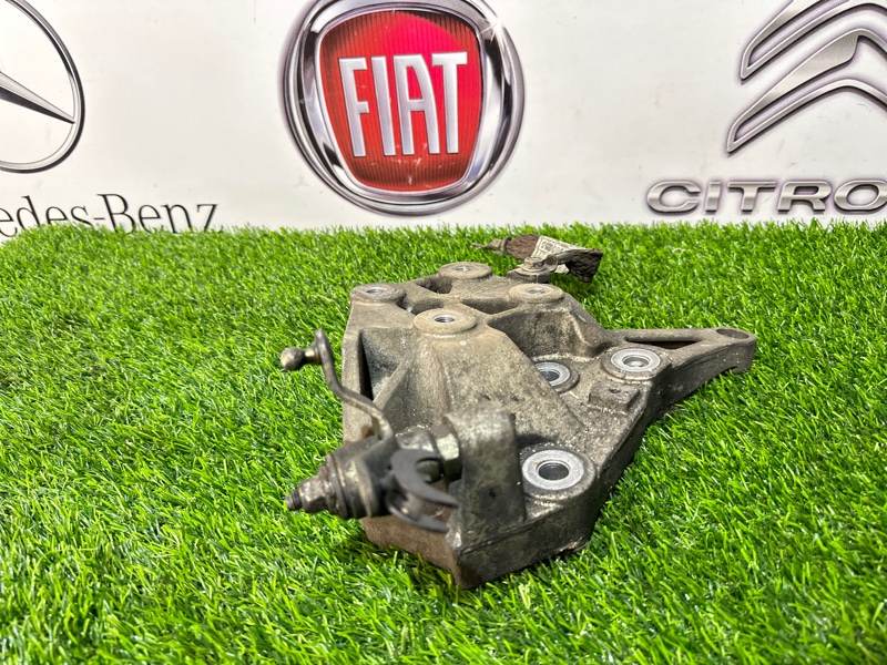 Кронштейн мкпп citroen jumper 290 2.2 HDI.