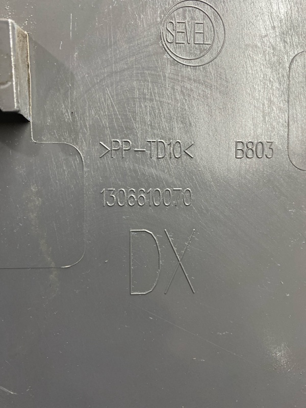 Молдинг накладка кузова боковая задний правый boxer 2015 290 10TRJA 4h03 4hh