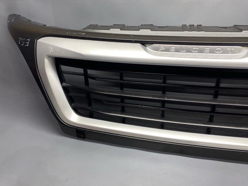 Решетка радиатора Peugeot boxer 290 10TRJA 4h03 4hh