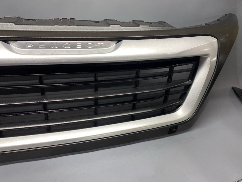 Решетка радиатора boxer 2015 290 10TRJA 4h03 4hh