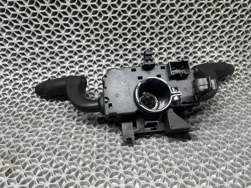 Подрулевой переключатель поворотников передний Peugeot boxer 250 2.2 HDI.