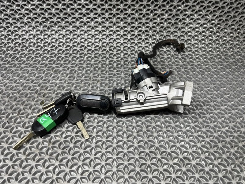 Замок зажигания передний Peugeot boxer 250 2.2 HDI.