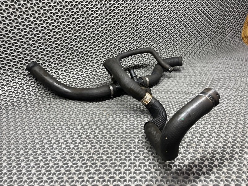 Патрубок системы охлаждения передний citroen jumper 250 2.2 HDI.