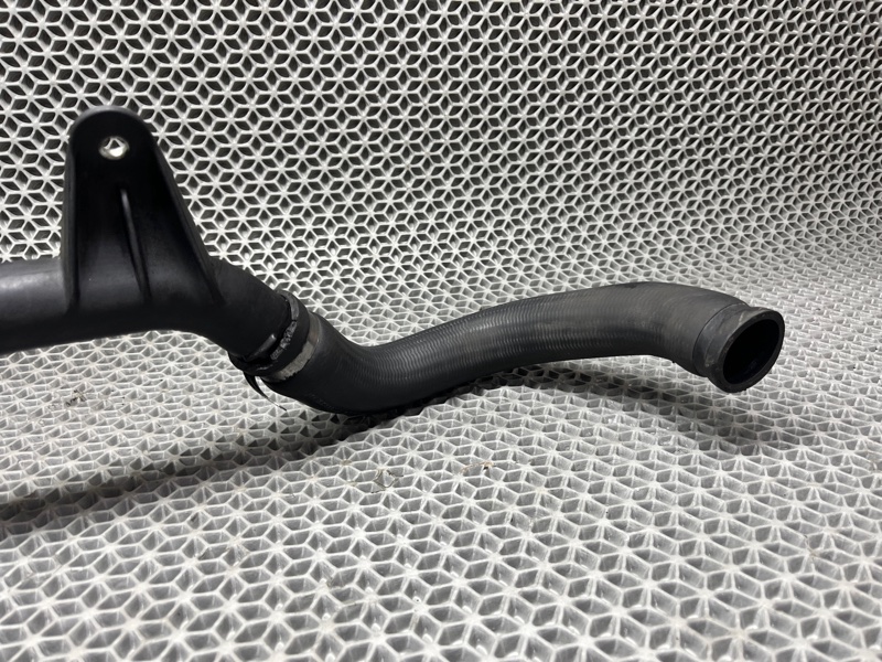 Патрубок системы охлаждения передний boxer 2006-2023 250 2.2 HDI.