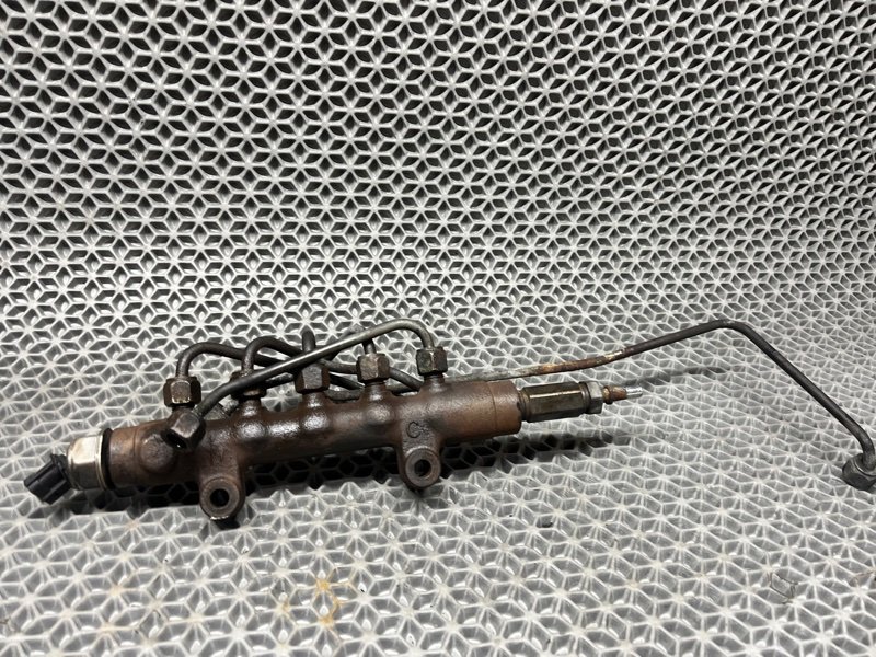 Топливная рампа передняя citroen jumper 2008 250 2.2 HDI. контрактная