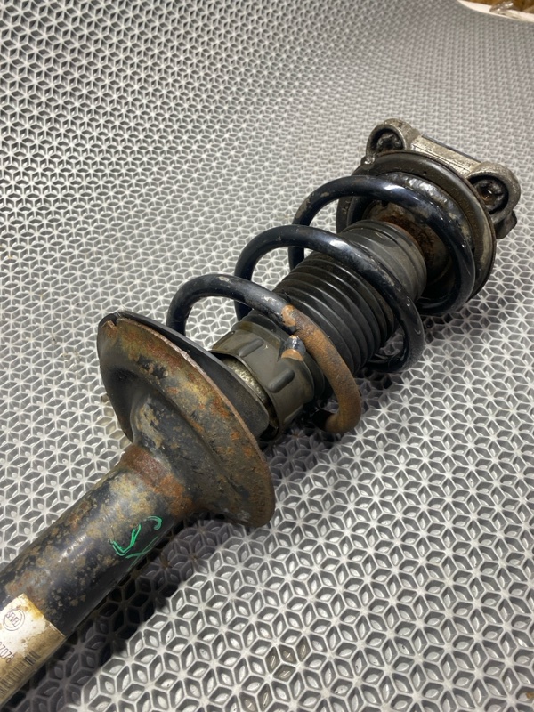 Стойка подвески передняя левая boxer 2013 250 EVRO5 2.2 HDI.