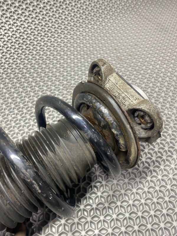 Стойка подвески передняя левая boxer 2013 250 EVRO5 2.2 HDI.