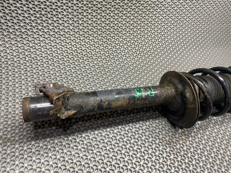 Стойка подвески правая Peugeot boxer 250 EVRO5 2.2 HDI.