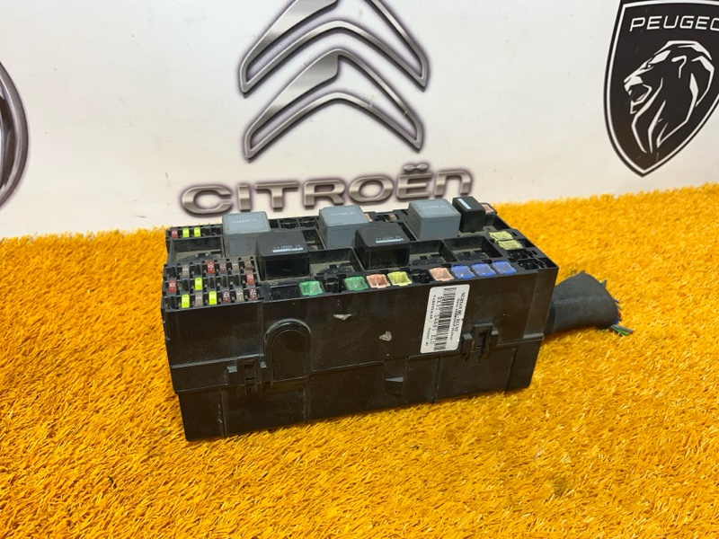 Блок предохранителей Tranzit 2015 8 2.2 TDCI Блок предохранителей Tranzit 2015 8 2.2 TDCI