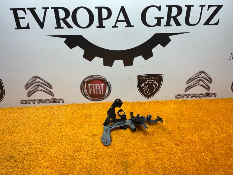 Запчасть кронштейн проводки Peugeot Boxer 2016 290 EURO 5 2.2 HDi 4HV (P22DTE) 130 л.с 250290 контрактная Кронштейн проводки Peugeot Boxer 2016 290 EURO 5 2.2 HDi 4HV (P22DTE) 130 л.с 250290 контрактная