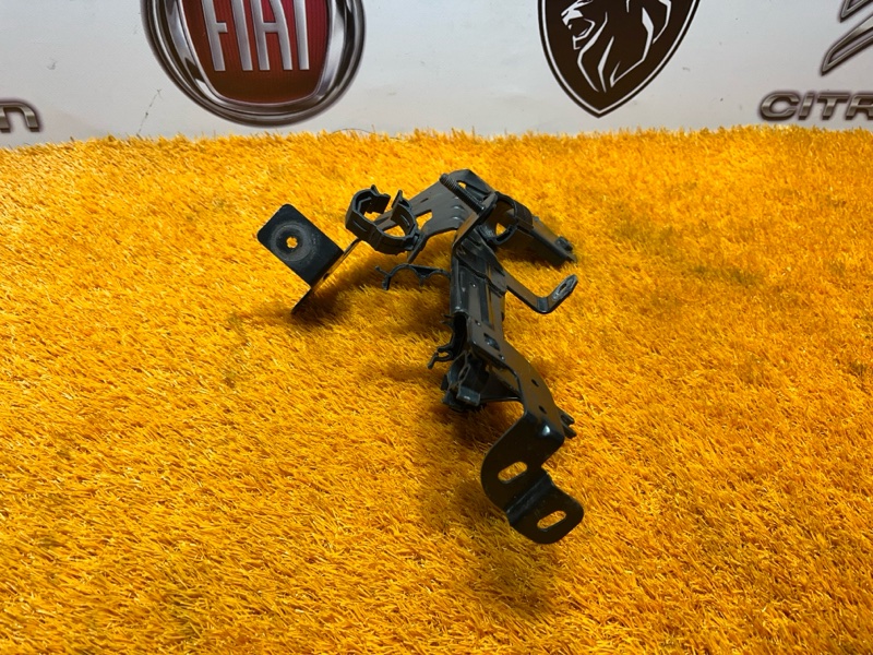 Кронштейн проводки Boxer 2016 290 EURO 5 2.2 HDi 4HV (P22DTE) 130 л.с Кронштейн проводки Boxer 2016 290 EURO 5 2.2 HDi 4HV (P22DTE) 130 л.с