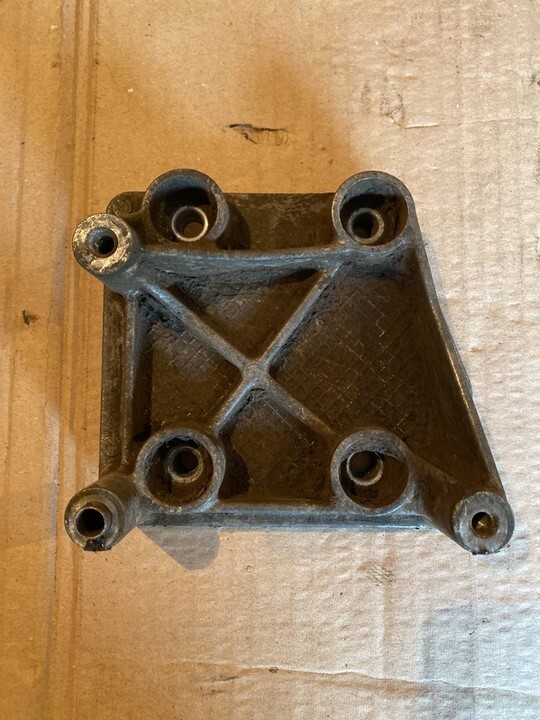 Запчасть кронштейн компрессора кондиционера Peugeot Partner 1 2007 9656881780 Б/У Кронштейн компрессора кондиционера Peugeot Partner 1 2007 9656881780 Б/У