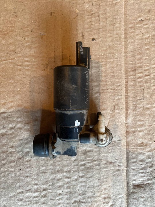 Запчасть насос омывателя Peugeot Partner 1 2007 9634558980 Б/У Насос омывателя Peugeot Partner 1 2007 9634558980 Б/У