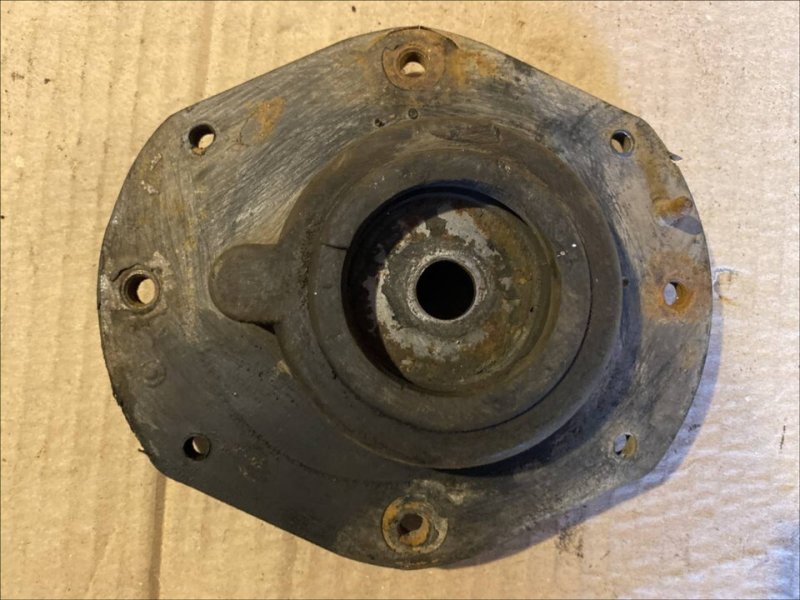 Запчасть опора амортизатора верхняя передняя Peugeot Partner 1 2007 Б/У Опора амортизатора верхняя передняя Peugeot Partner 1 2007 Б/У