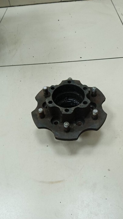 Ступица передняя QX4