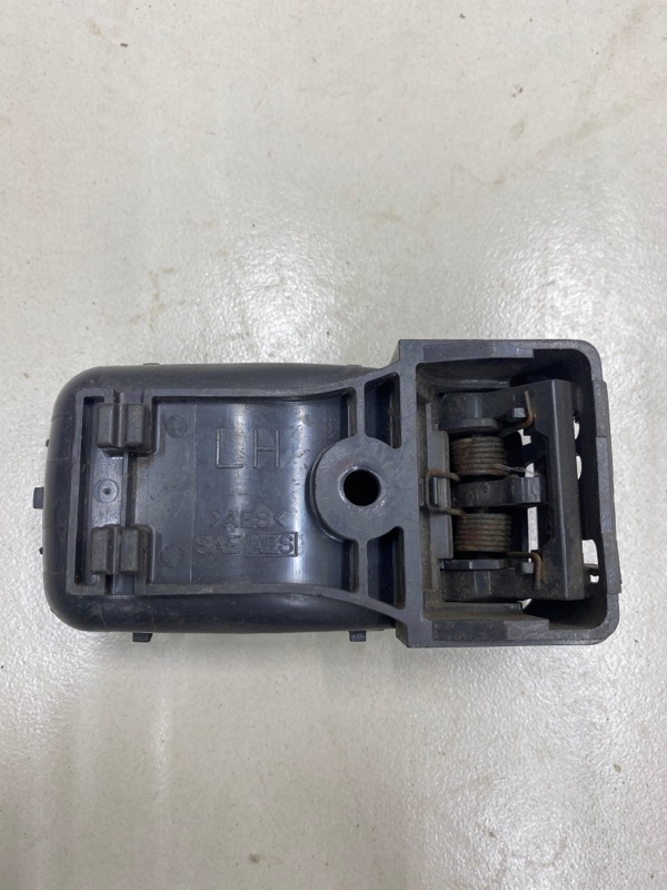 Ручка двери внутренняя левая Sentra 1997 B14 GA16DE Ручка двери внутренняя левая Sentra 1997 B14 GA16DE