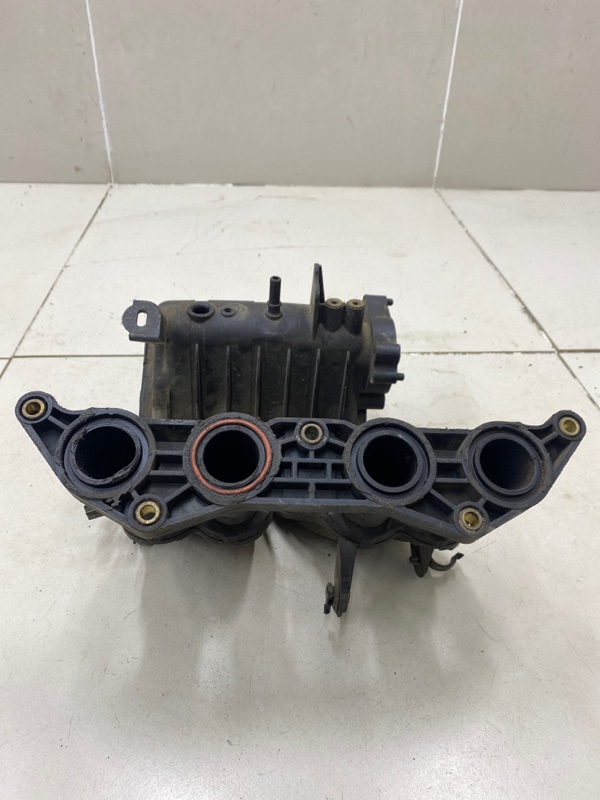 Коллектор впускной 206