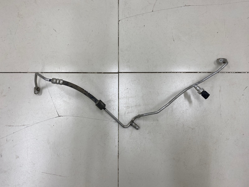 Трубка кондиционера Octavia A7 Трубка кондиционера Octavia A7