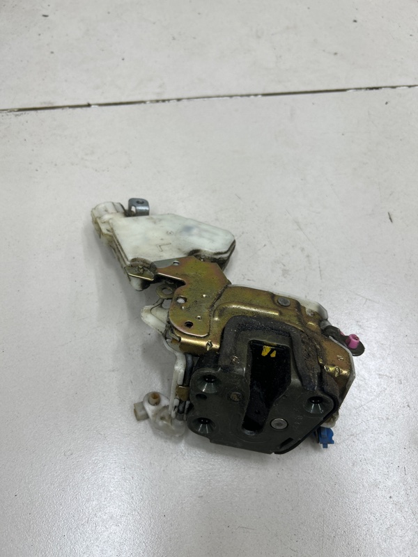 Замок двери передний правый Nissan Almera 1 N15 Седан 8055289918 Б/У