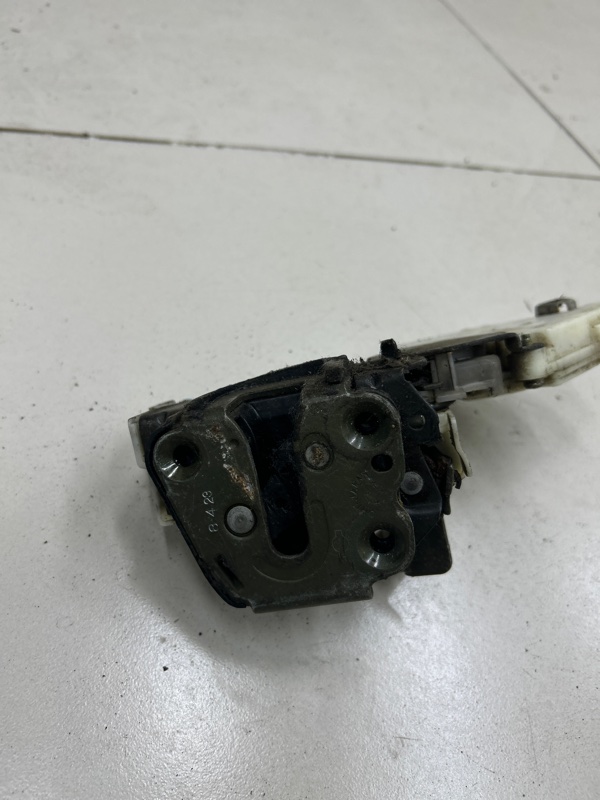 Замок двери задний левый Nissan Almera 1 N15 Седан