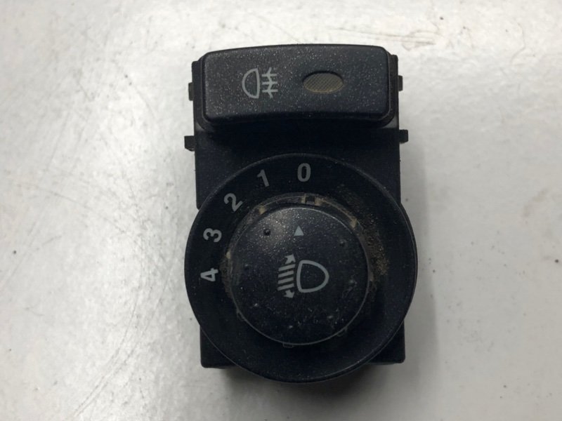 Запчасть кнопка корректора фар SsangYong Rexton 2 2008 D27DT Б/У Кнопка корректора фар SsangYong Rexton 2 2008 D27DT Б/У