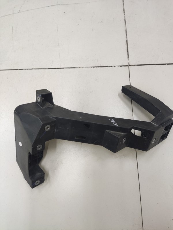 Запчасть кронштейн передней панели правый Москвич 3 2803503U3480 Б/У Кронштейн передней панели правый Москвич 3 2803503U3480 Б/У