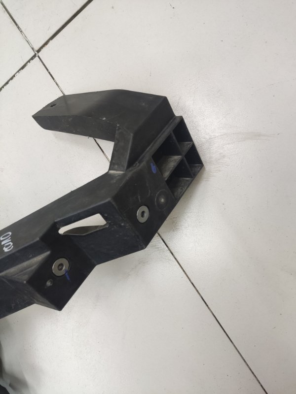 Кронштейн передней панели правый 3 Кронштейн передней панели правый 3