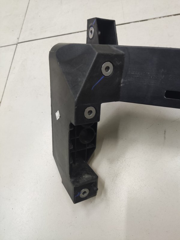 Кронштейн передней панели правый Москвич 3 Кронштейн передней панели правый Москвич 3