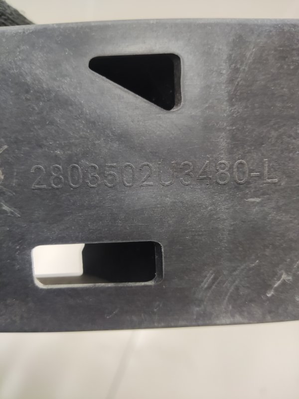 Кронштейн передней панели правый 3 Кронштейн передней панели правый 3